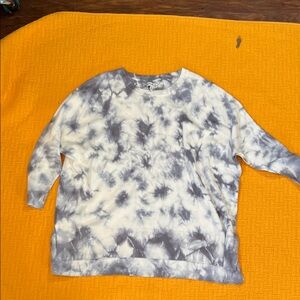 Wonderly Gray Tie-Dye Sweatshirt
